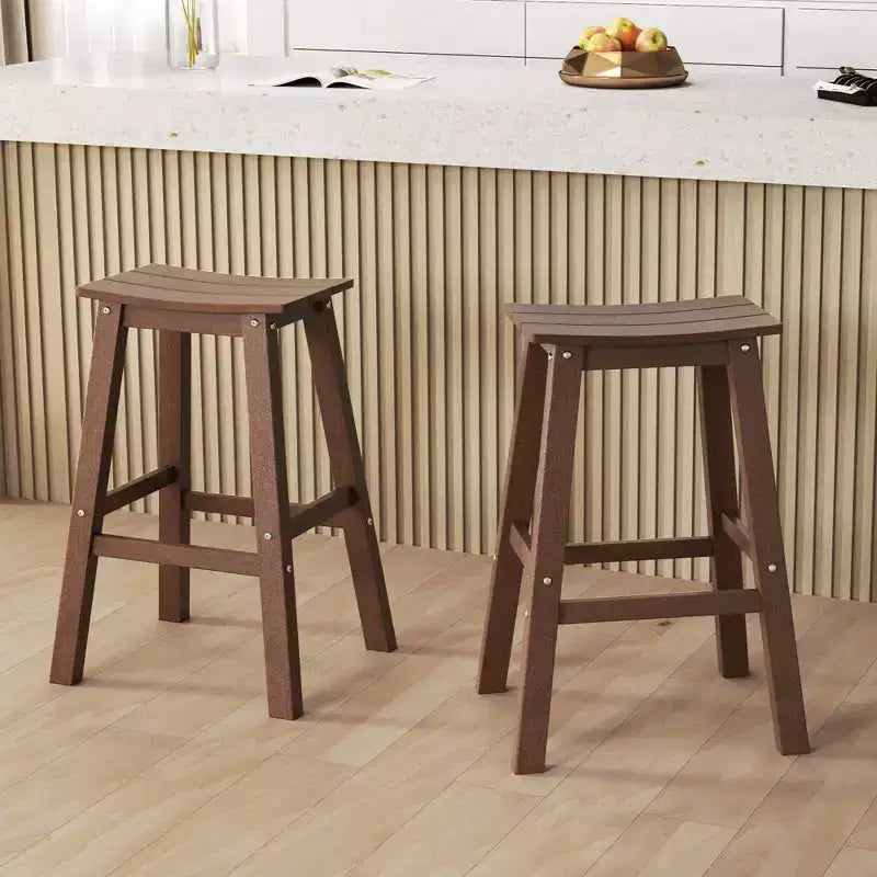 Tabouret de bar de patio avec siège incurvé et repose-pieds