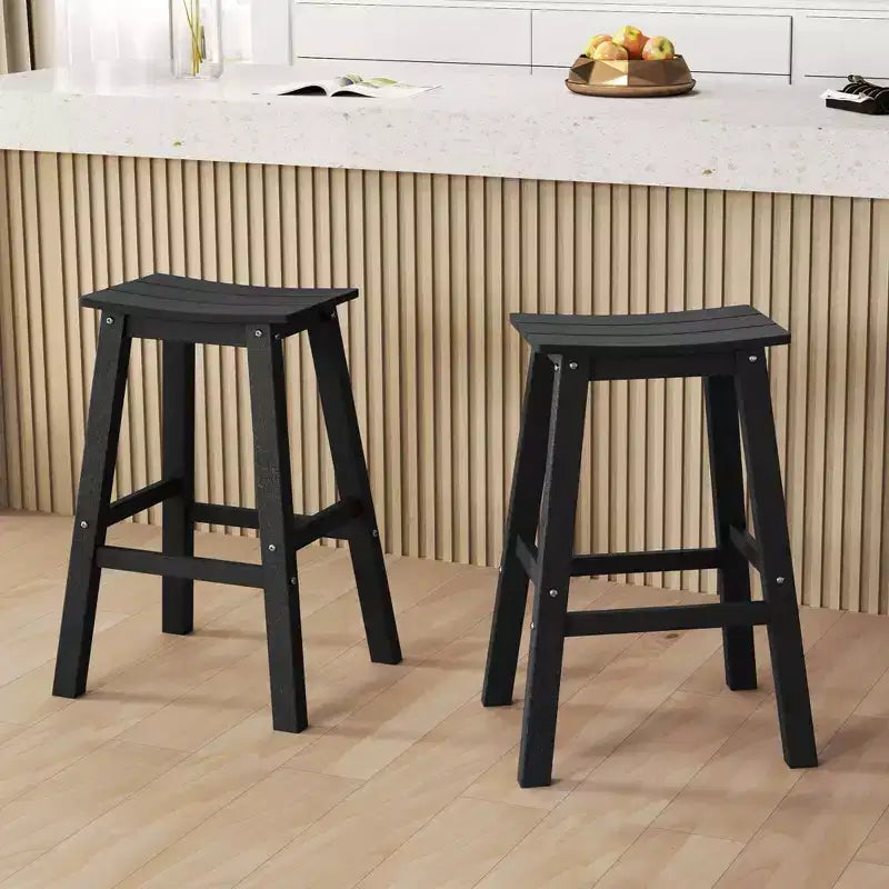 Tabouret de bar de patio avec siège incurvé et repose-pieds