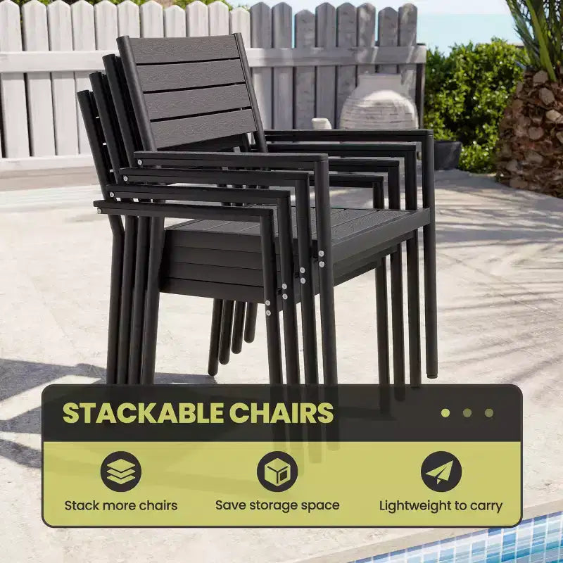 Chaise de salle à manger empilable d'extérieur avec accoudoirs, structure en aluminium et finition aspect bois.